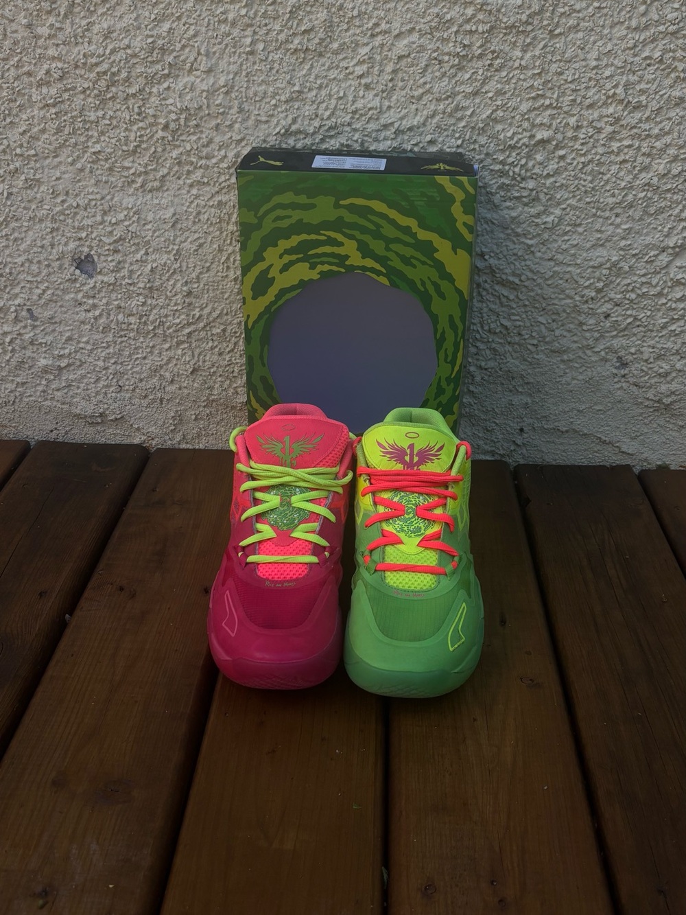 Puma Men's Neon Pink and Neon Green Mismatched Athletic Sneakers